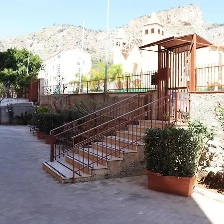 Rineddahouse Arenella - Vista Mare Panoramica A Palermo Con Parcheggio Privato-3